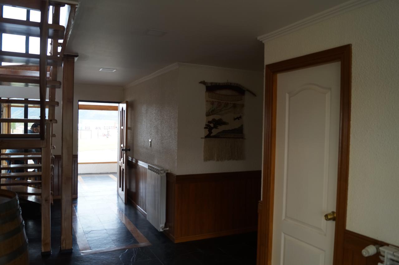 פורטו נטאלס Hostal Doble E Patagonia מראה חיצוני תמונה