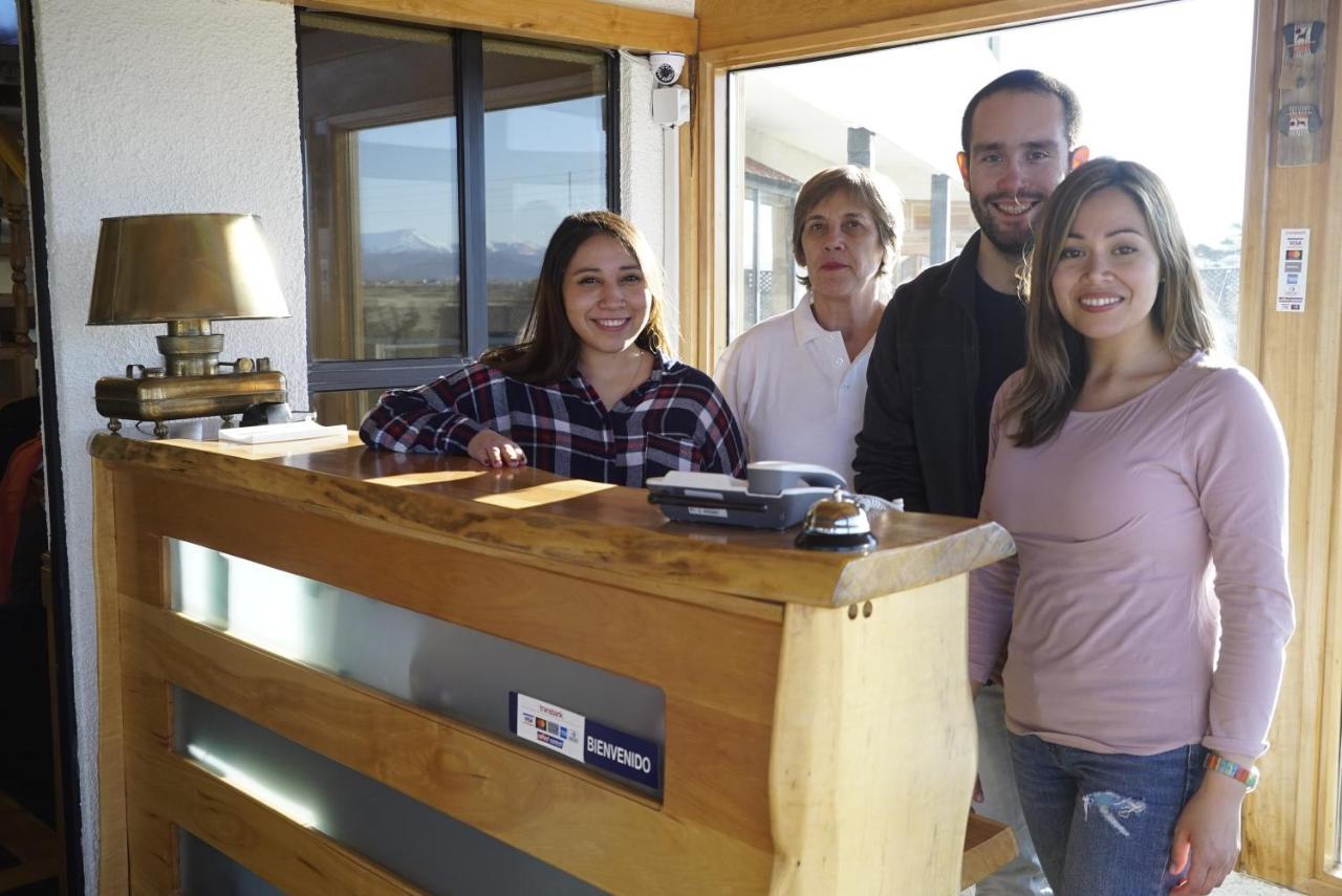 פורטו נטאלס Hostal Doble E Patagonia מראה חיצוני תמונה